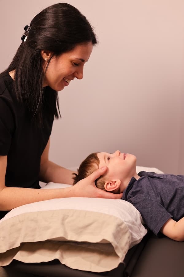 Manipulation en ostéopathie pour enfant
